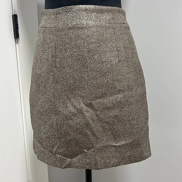 H&M || Silver Shimmer and brown mini skirt size 6 fully lined. - Picture 2 of 6